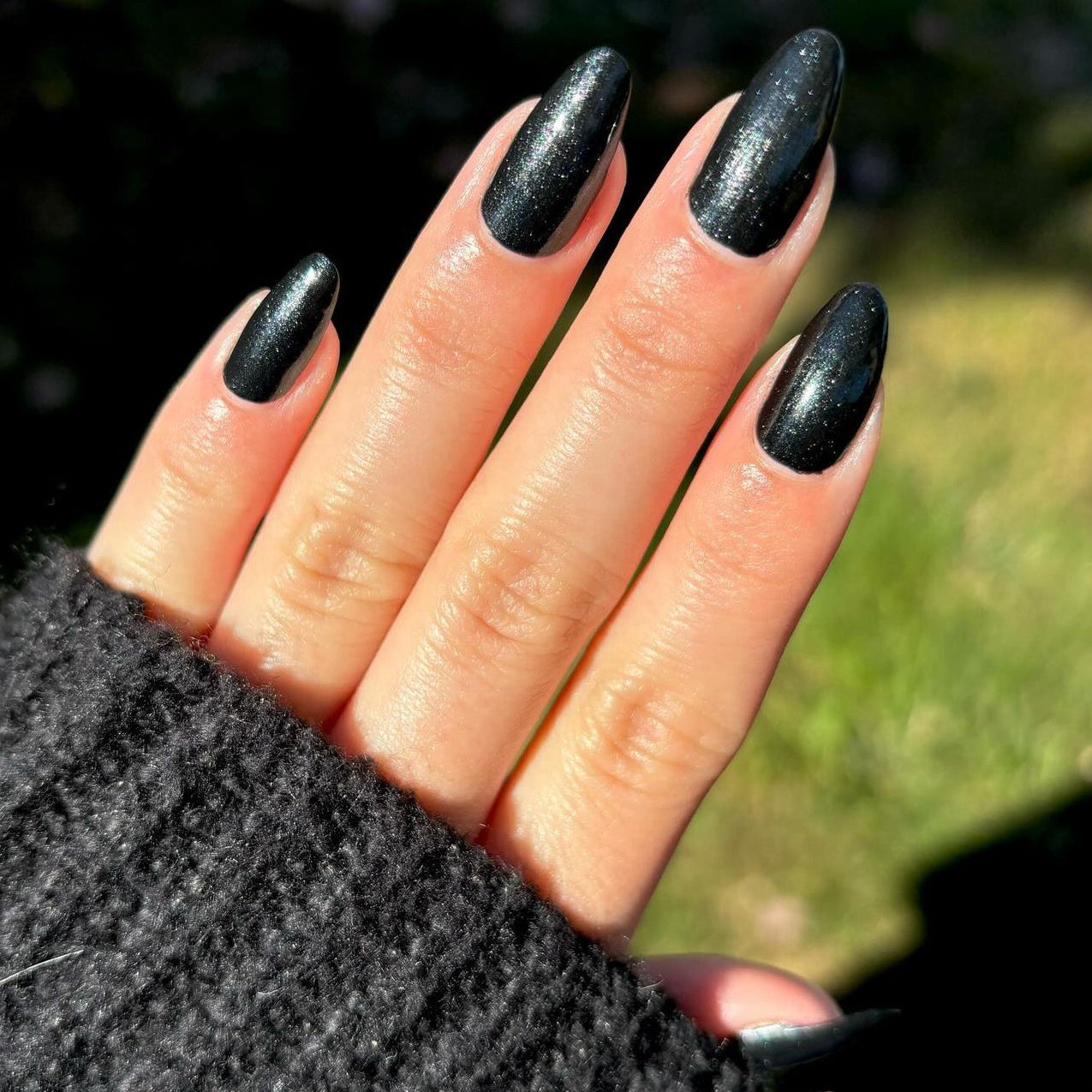 Date Knight - Shimmer Black